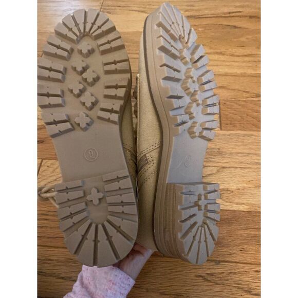NWOT Universal Thread Women's Beige Canvas Combat Boots Lace-Up & Side Zipper 9 - Picture 6 of 8